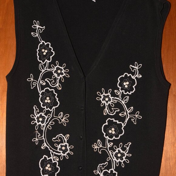 Koret Black Sweather Vest with White Flower Embroidery - Picture 1 of 4